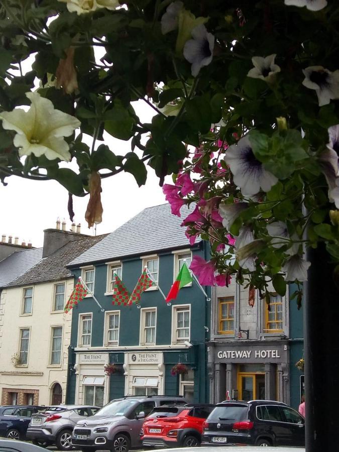 The Gateway Hotel Swinford Exterior photo